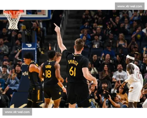 圣诞大战勇士力克骑士迎接新年挑战全面解析赛事精彩瞬间