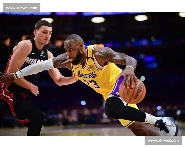 湖人对决热火今日焦点战詹眉发力能否终结连败东西豪强正面碰撞